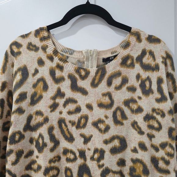 H&M Leopard Print Poly Wool Blend Sweater, M - Picture 11 of 14